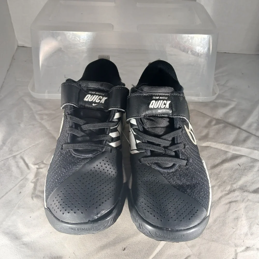 Nike Team Hustle Quick 2 Kids Basketball Shoes Black White‎ BV1135-001 Size 3Y